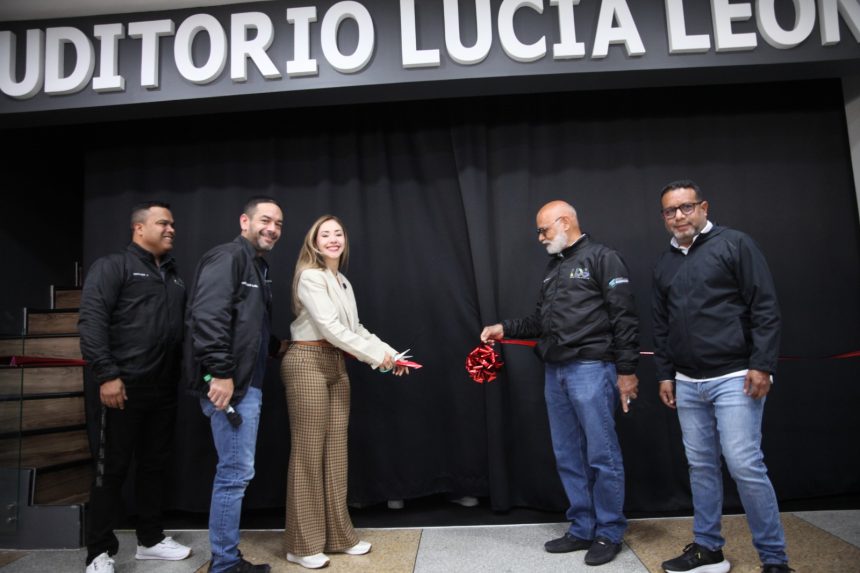 Totalmente remozado entregan el auditorio “Lucía León” de la Lotería de Oriente 1 auditorio