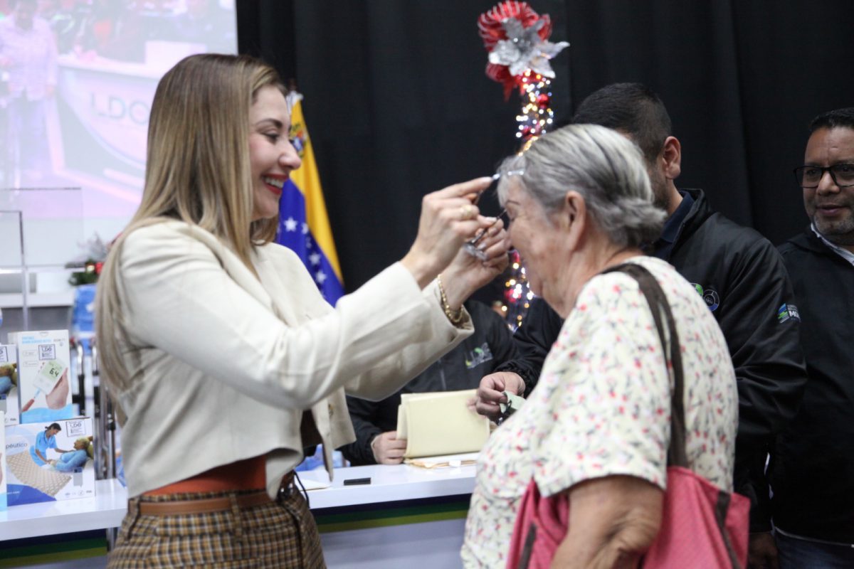 Totalmente remozado entregan el auditorio “Lucía León” de la Lotería de Oriente 4 auditorio4