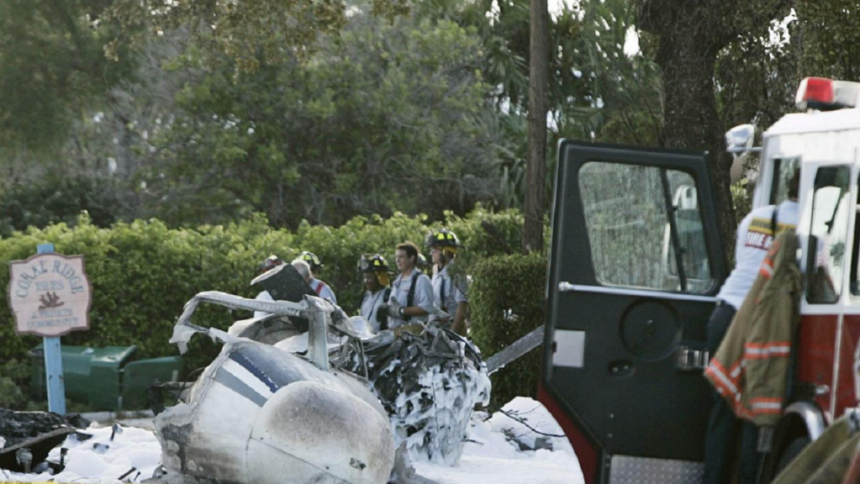 Dos muertos tras caer avión en Florida con ayuda para damnificados 1 avión