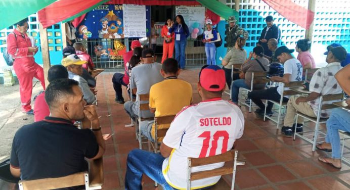 Zamoranos participan con civismo y entusiasmo en la Consulta popular