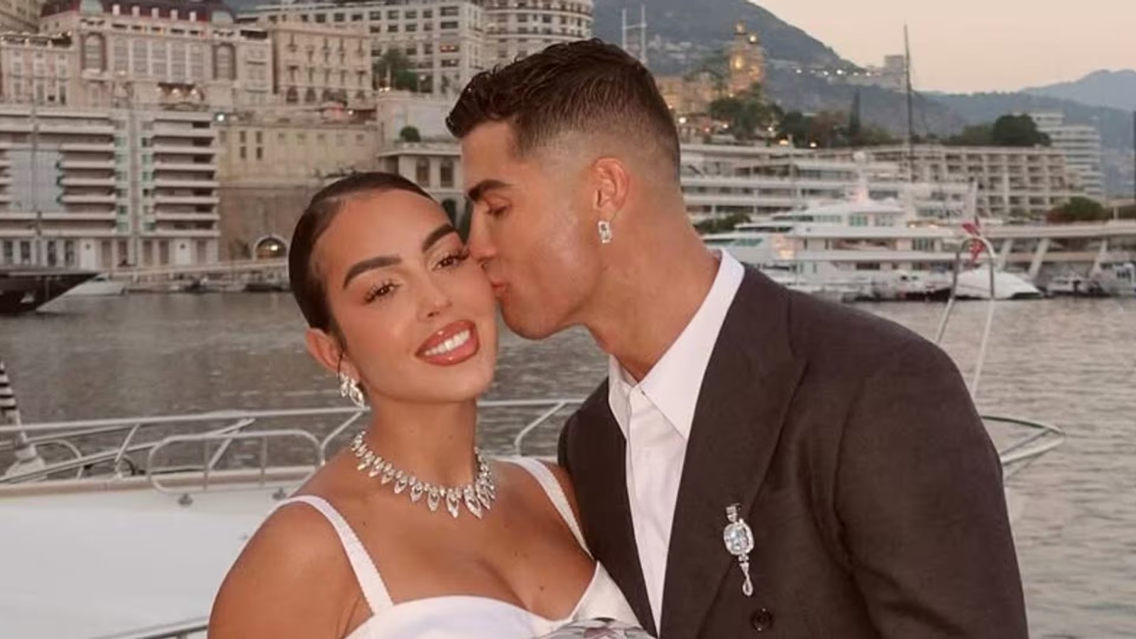 Cristiano Ronaldo y Georgina Rodríguez se casan tras 9 años juntos y 5 hijos