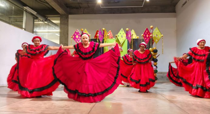 Danzas «Edad de Oro» del Icum cierra el año con ritmo y sazón