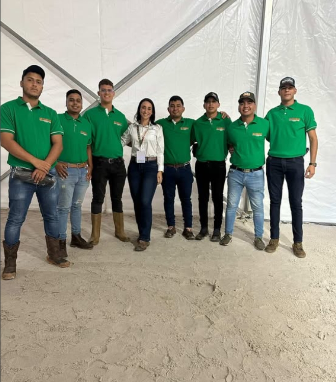 Embriolab presentó la biotecnología reproductiva bovina en la Expo Agroindustrial 4 embriolab2