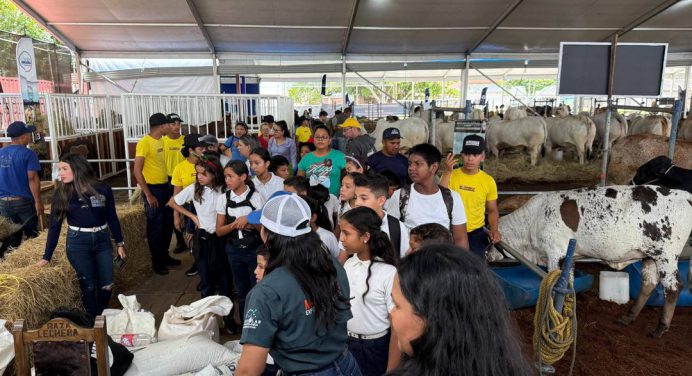 Estudiantes de Maturín visitan espacios de la Monagas Expo Agroindustrial 2025