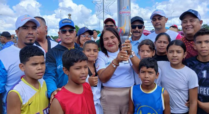 Monagas entregó a Delta Amacuro el fuego patrio de los Juegos Comunales