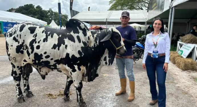 Embriolab presentó la biotecnología reproductiva bovina en la Expo Agroindustrial