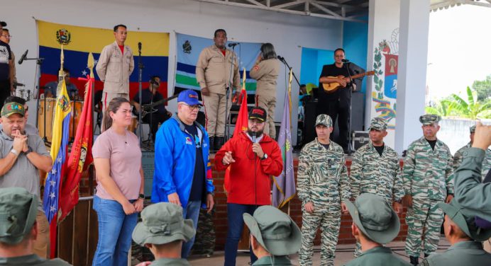 Ministro Leal Tellería y gobernador Luna lideran Jornada Comunal Militar Navideña