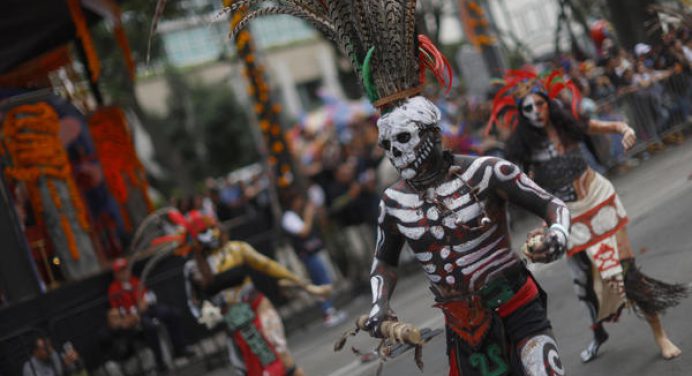 México celebró el día de los Muertos con desfile y festividades