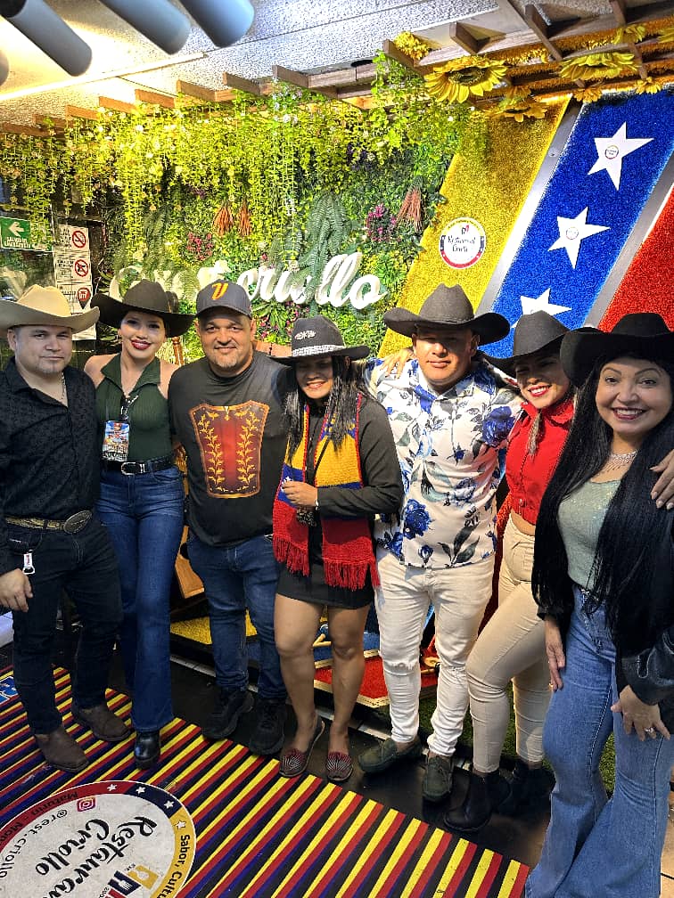 organizdores y cantantes7