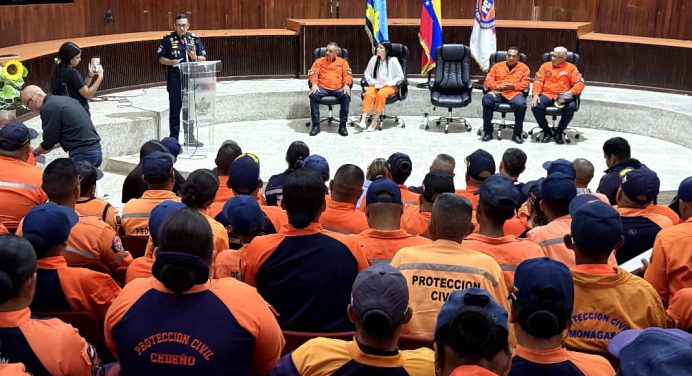 Gobierno de Monagas honra a más de 160 funcionarios de Protección Civil