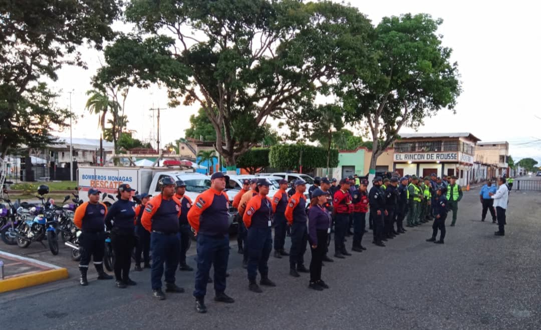Zamoranos dan la bienvenida a la Navidad con encendido de luces 4 zamoera4