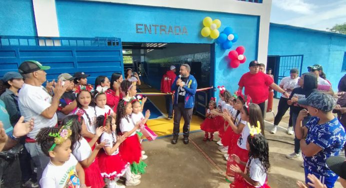 Alcalde Monteverde reinaugura Gimnasio cubierto «Edgar Moza» de Caicara