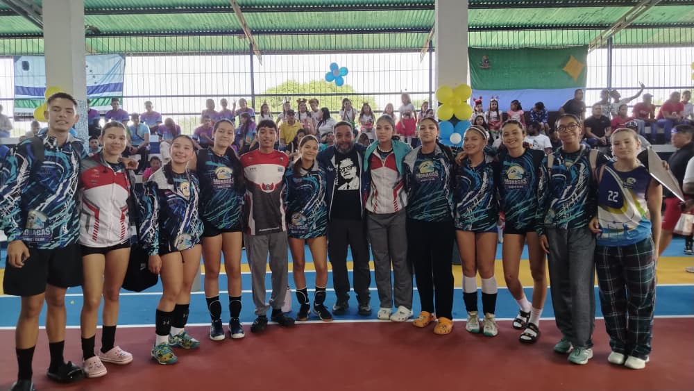 Alcalde Monteverde reinaugura Gimnasio cubierto "Edgar Moza" de Caicara 3 CAICARA3