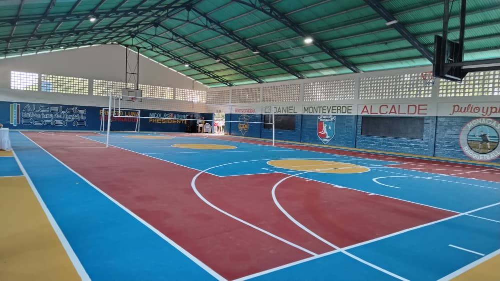 Alcalde Monteverde reinaugura Gimnasio cubierto "Edgar Moza" de Caicara 5 CAICARA5
