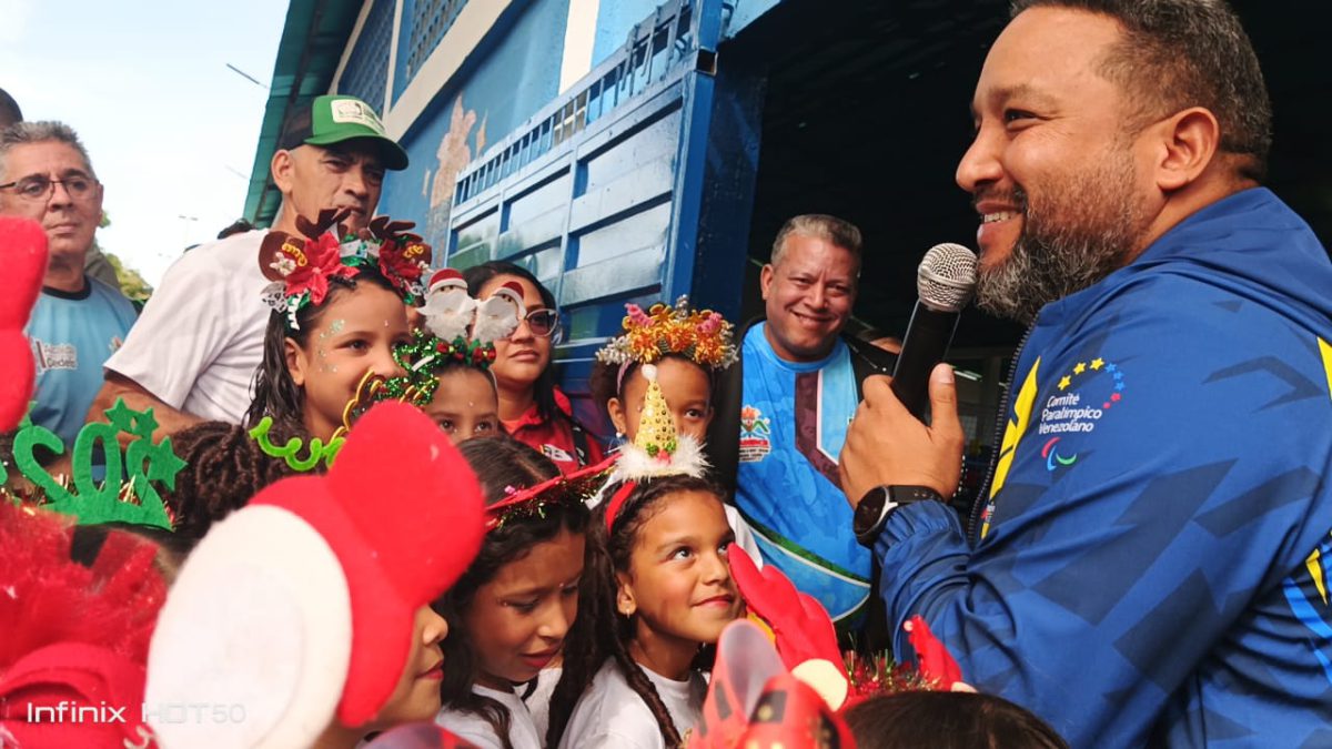 Alcalde Monteverde reinaugura Gimnasio cubierto "Edgar Moza" de Caicara 6 CAICARA6