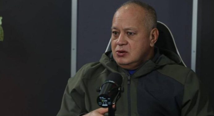 Cabello indicó a cuerpos policiales detener a vehículos con luces LED