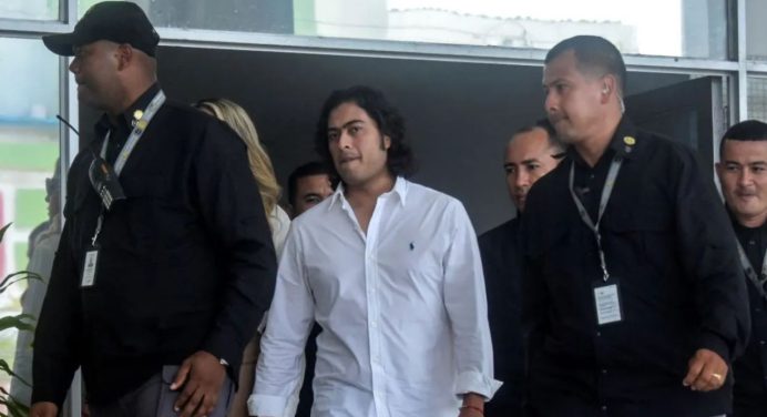 Fiscalía colombiana pide cárcel para hijo de Petro por corrupción
