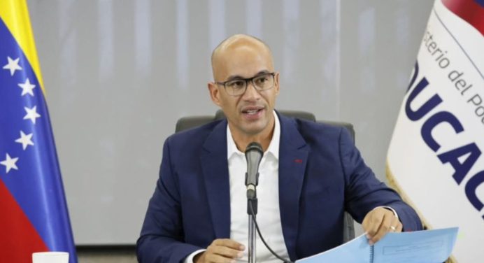 Ministerio de Educación anuncia regulación de tareas escolares