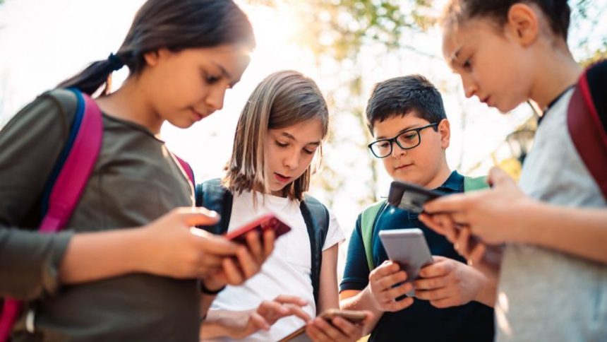 Australia aprueba ley que veta a los menores de 16 en redes sociales 1 redes sociales