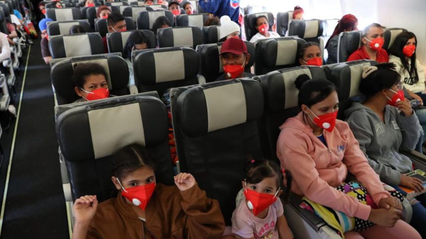 Vuelo 98 del Plan Vuelta a la Patria aterriza en Venezuela con 218 connacionales 1 Plan Vuelta a la Patria
