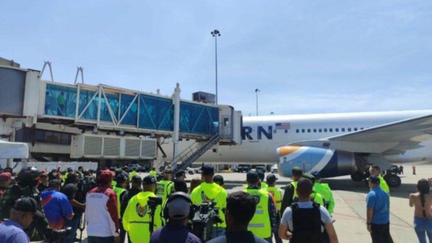 Llegan al país unos 200 venezolanos provenientes de EE.UU. 1 venezolanos