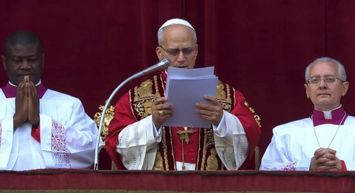 El papa León XIV lamenta que los defensores de la paz sean excluidos del debate público