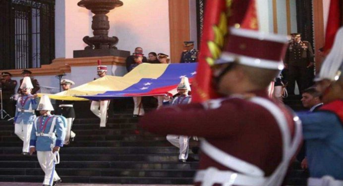 Ceremonia conmemorativa en el panteón a 195 años de su fallecimiento de Libertador