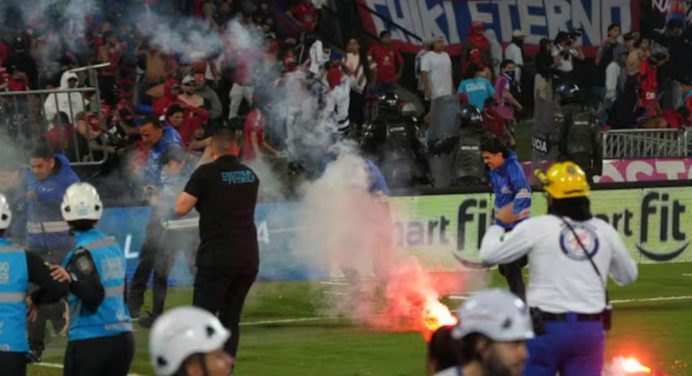 Disturbios en el estadio de Medellín tras final de Copa Colombia deja 50 heridos
