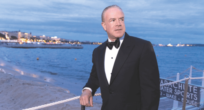 México emite orden de arresto contra copropietario de Miss Universo