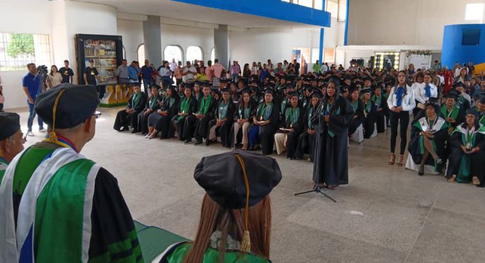 155 profesionales de la Educación egresan de la II Promoción 2025 Profesor Oscar Quintero