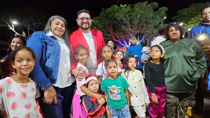 Aguasay enciende la Navidad en la plaza Bolívar con alegría y unión familiar 2 aguasay2