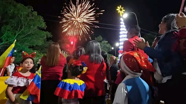 Aguasay enciende la Navidad en la plaza Bolívar con alegría y unión familiar 4 aguasay4