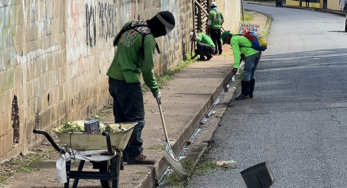 Alcaldía de Maturín realiza jornada de limpieza en la calle Azcúe y avenida Rivas