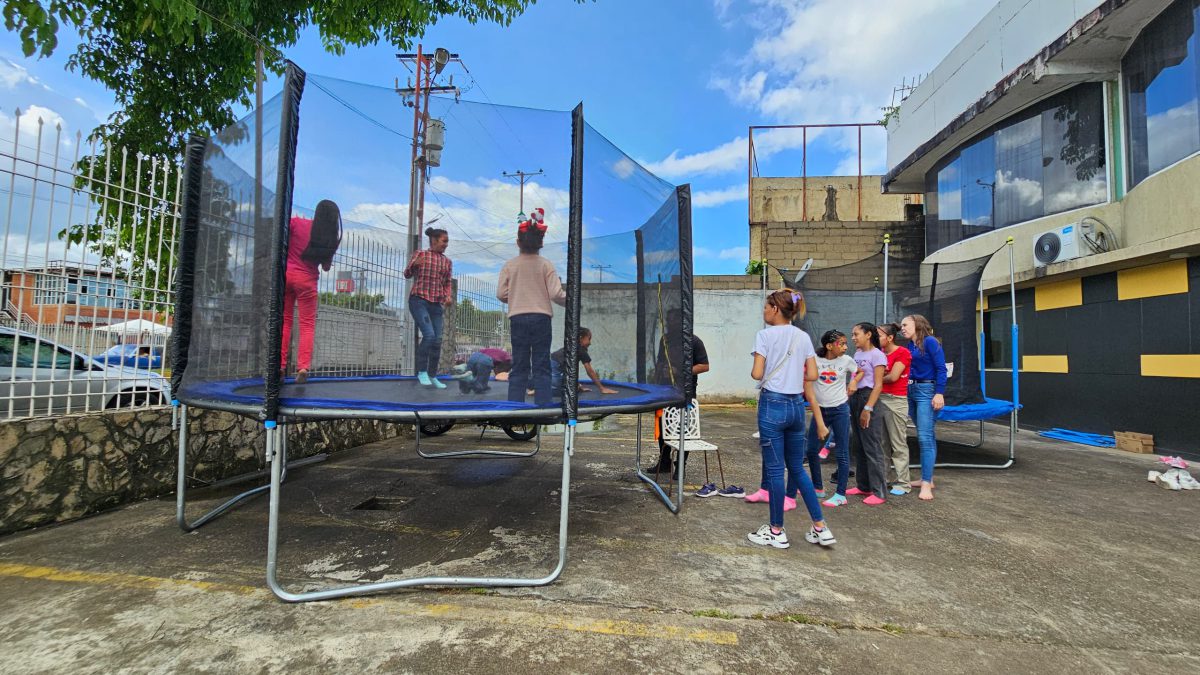 Niños, niñas y adolescentes del Samanna celebran fiesta de Navidad 4 cama4