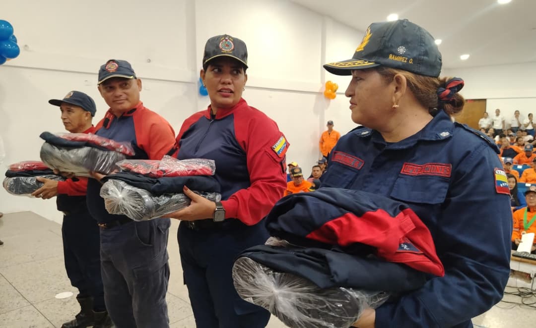Reconocen labor de los funcionarios de Protección Civil y Bomberos en Cedeño 3 cdeno3