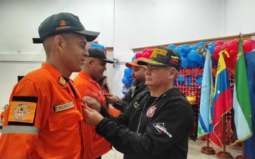 Reconocen labor de los funcionarios de Protección Civil y Bomberos en Cedeño 2 cedeno2