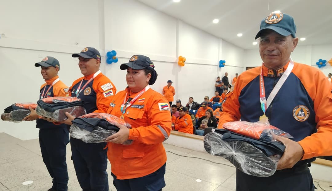 Reconocen labor de los funcionarios de Protección Civil y Bomberos en Cedeño 4 cedeno4