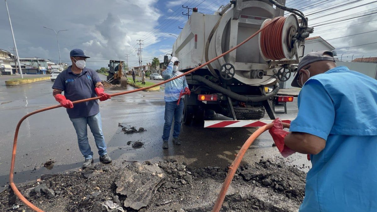 Sustituyen colector de aguas servidas en la urbanización La Floresta de Maturín 2 colector2