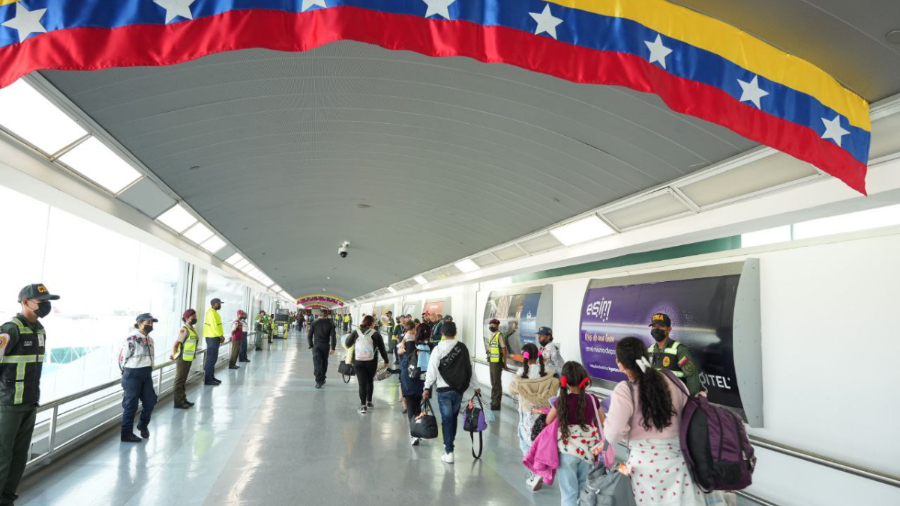 Venezuela implementa plan especial para repatriar migrantes desde Chile 2 migrantes