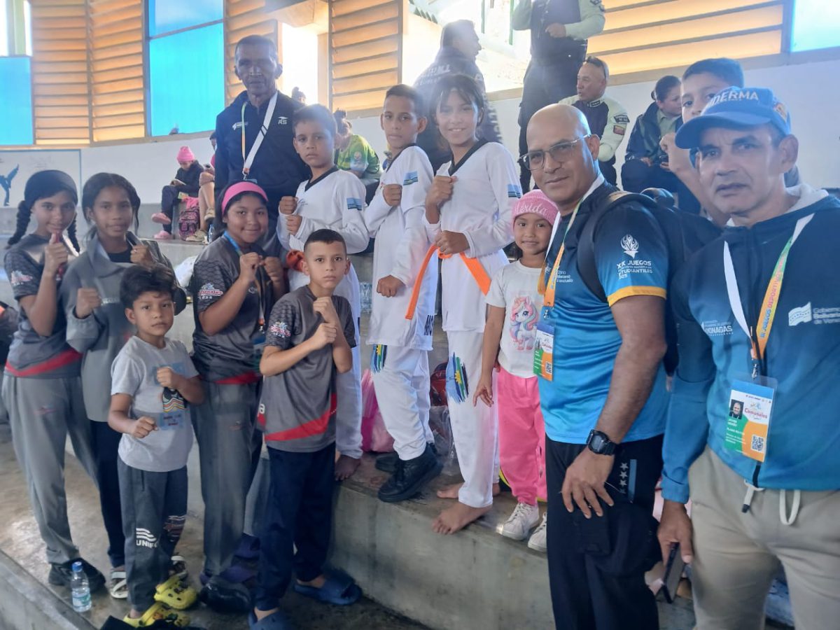 Monagas suma medalla de plata en la natación de los Juegos Comunales 8 deportes7
