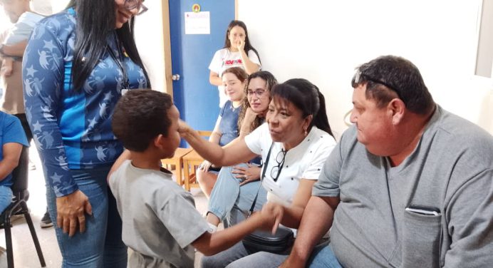 Programa Familias sustitutas y el Estado Mayor de Protección entregan permisos navideños