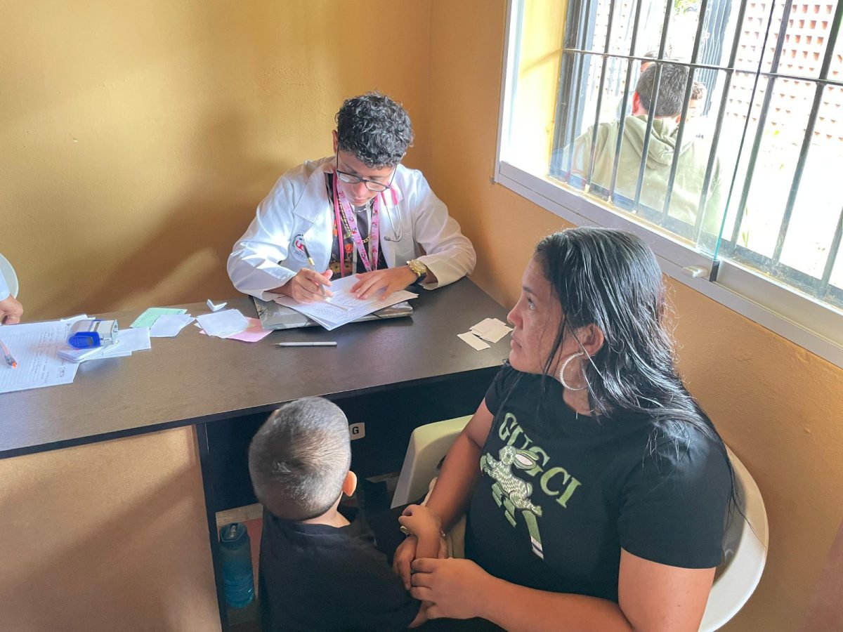 Beneficiadas 430 familias de La Cruz con jornada del plan Amor en Acción 3 familia3