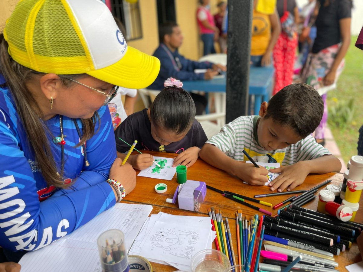 Beneficiadas 430 familias de La Cruz con jornada del plan Amor en Acción 4 familia4