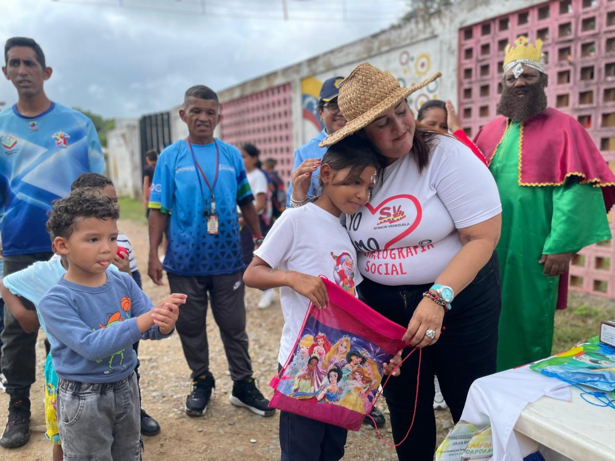 Beneficiadas 430 familias de La Cruz con jornada del plan Amor en Acción 5 familia5