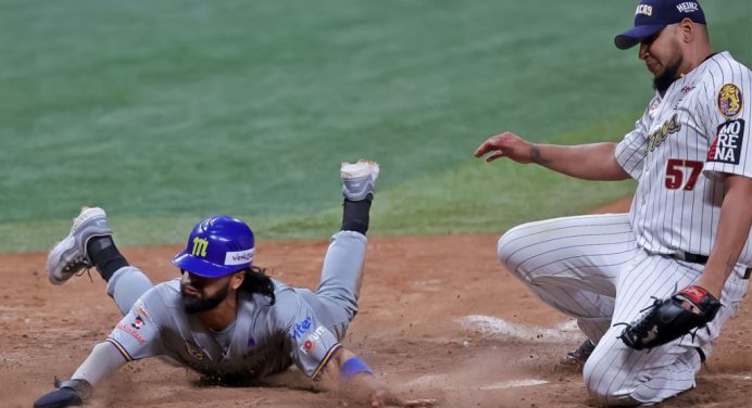 Magallanes vapuleó a los Leones del Caracas 10 carreras por 3