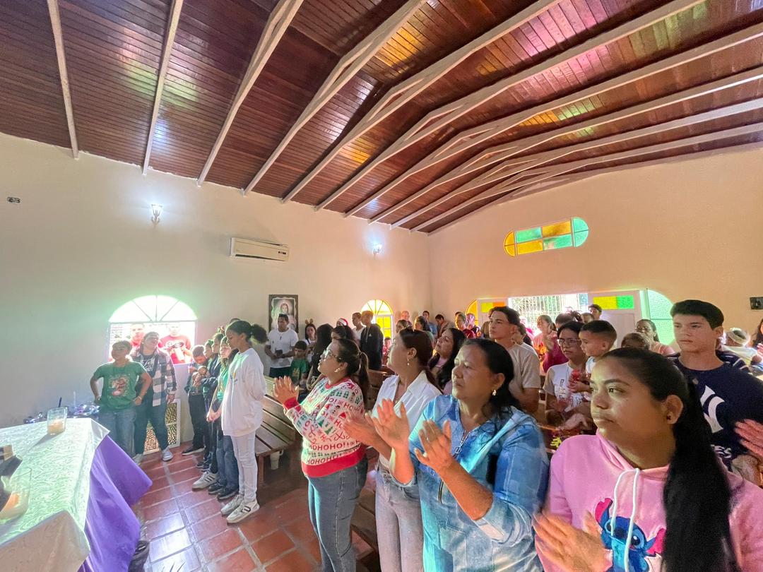 Alcaldesa Roselis León y Cámara Municipal presentes en Misa de aguinaldo en Tejero Viejo 2 misa2