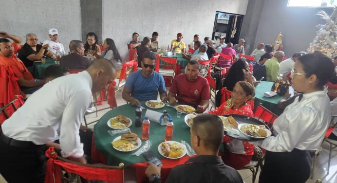 Trabajadores de la Alcaldía celebraron la Navidad en paz y con alegría