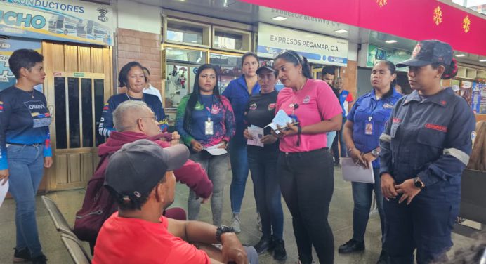 Orientan a usuarios a tramitar permisos de viajes para niños, niñas y adolescentes