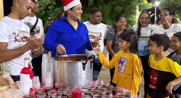 Piar recibe diciembre con encuentro de parrandones institucionales
