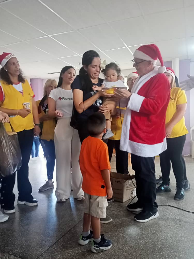 "Por amor a ti" cierra 2025 con más de 2 mil atenciones en Monagas 4 regalos 8
